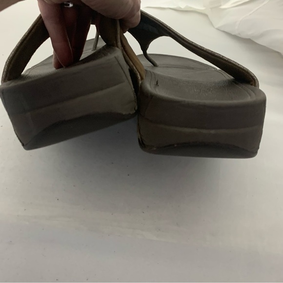 Fitflop Lulu Women’s Bronze Glitter Leather Toe Post Flip Flop - Picture 8 of 8